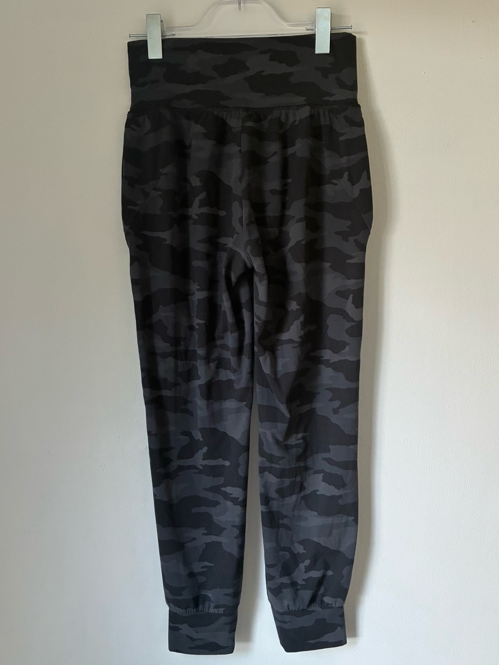 Athleta Salutation Camo Joggers Black & Gray - Picture 3 of 4